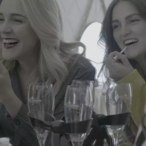 Ximena y Roxana del Valle .jpg