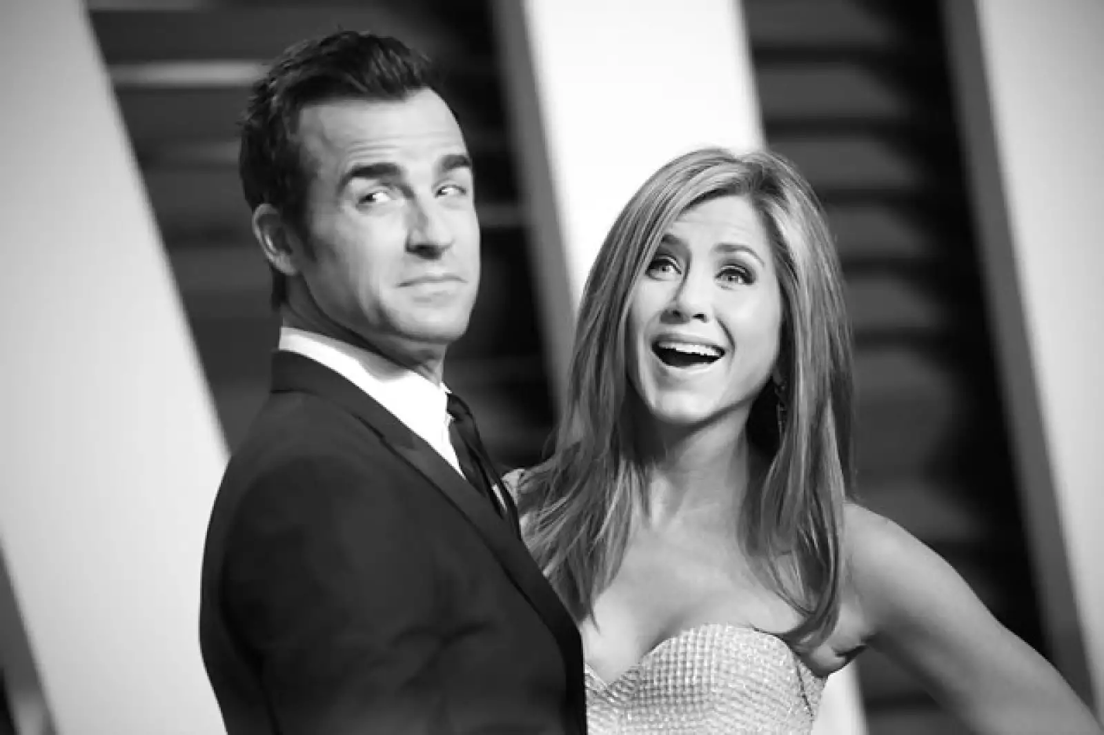 Justin Theroux y Jennifer Aniston fueron una de las hot couples de la noche.