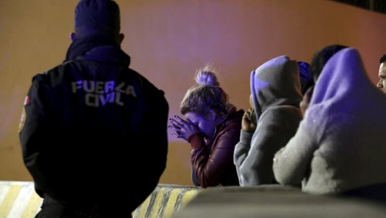 Decenas de personas se reunieron afuera del penal en espera de información, luego de conocerse la riña e incendio en el interior.