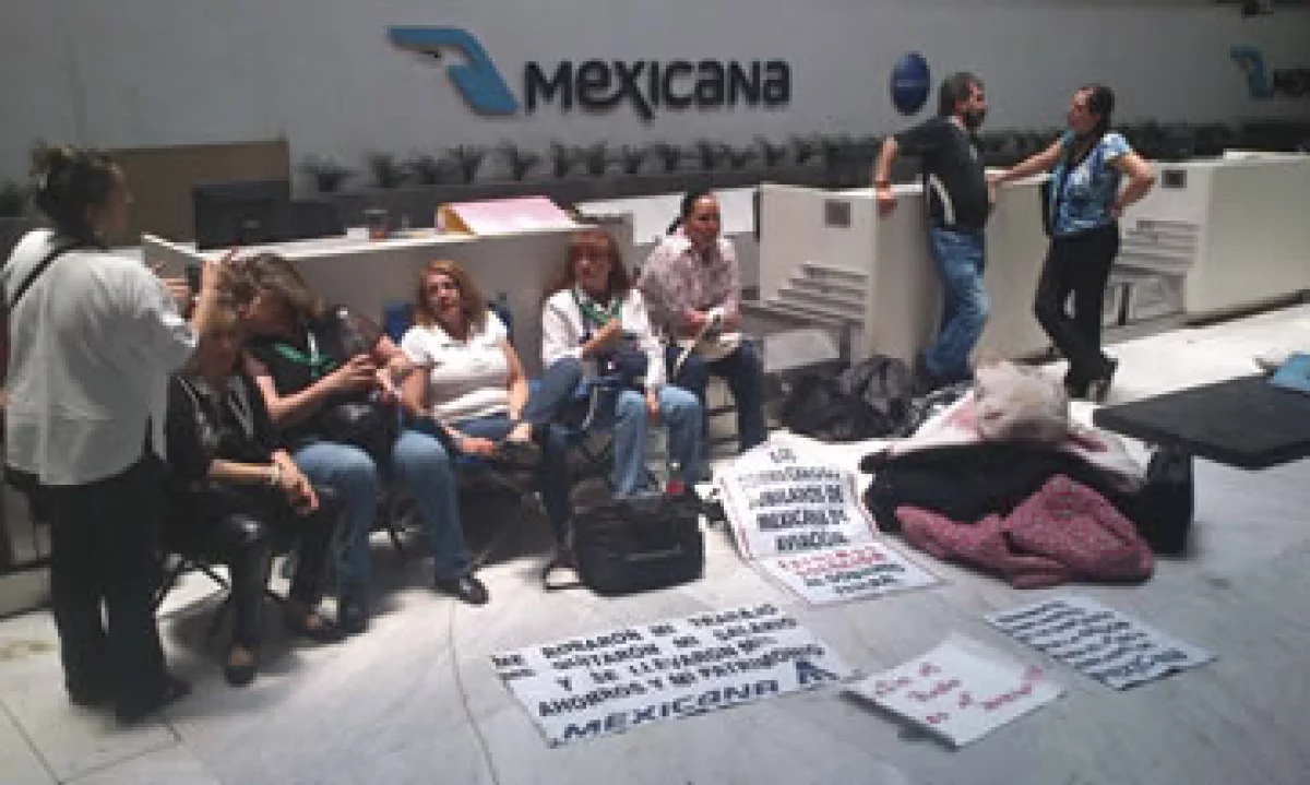 Tenedora K adquirió a la aerolínea junto con sus filiales en una opración simbólica por 1,000 pesos. (Foto: Cuartoscuro)