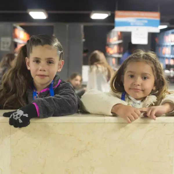 Paulina Sesma y Clara Carlsen