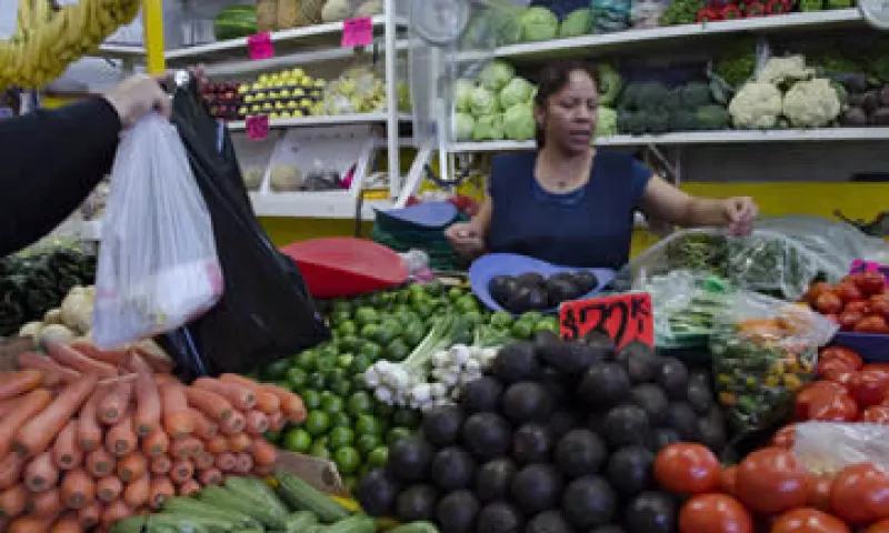 Los precios al consumidor avanzaron 4.34% en la segunda quincena de enero. (Foto: Cuartoscuro)