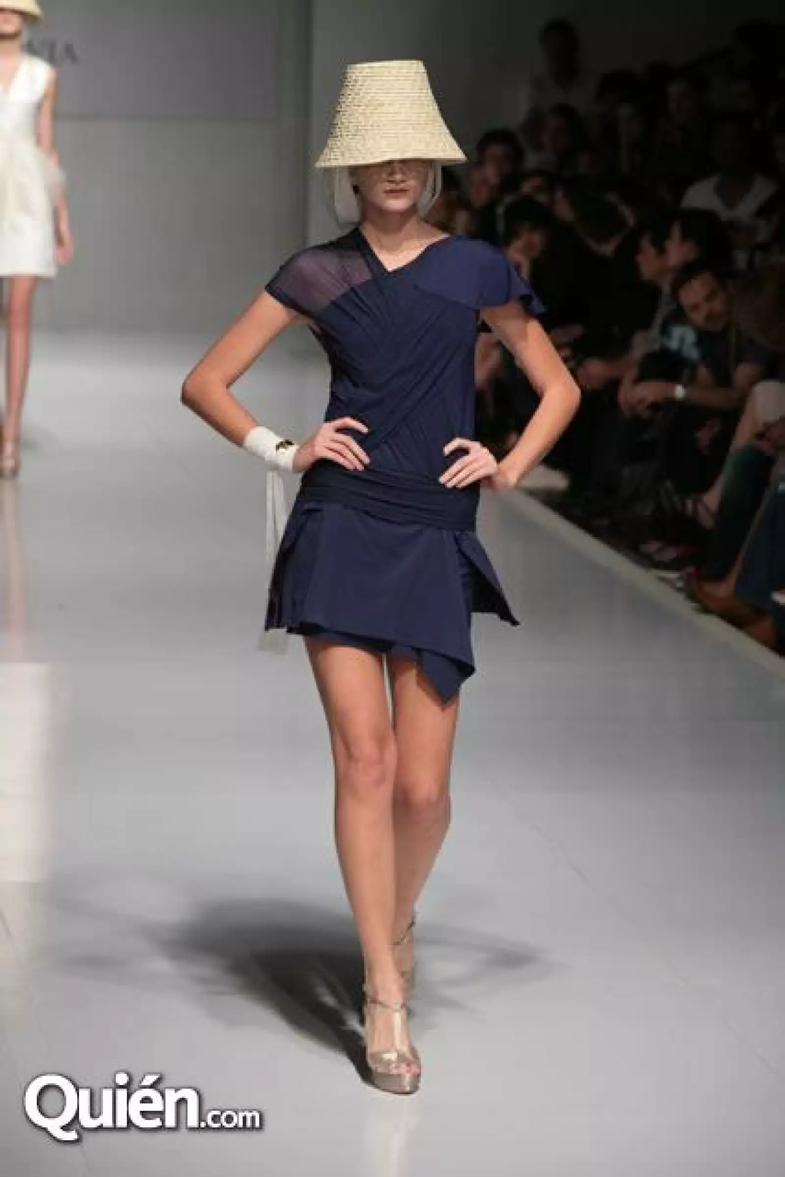 IDM Desfile Lorena Saravia