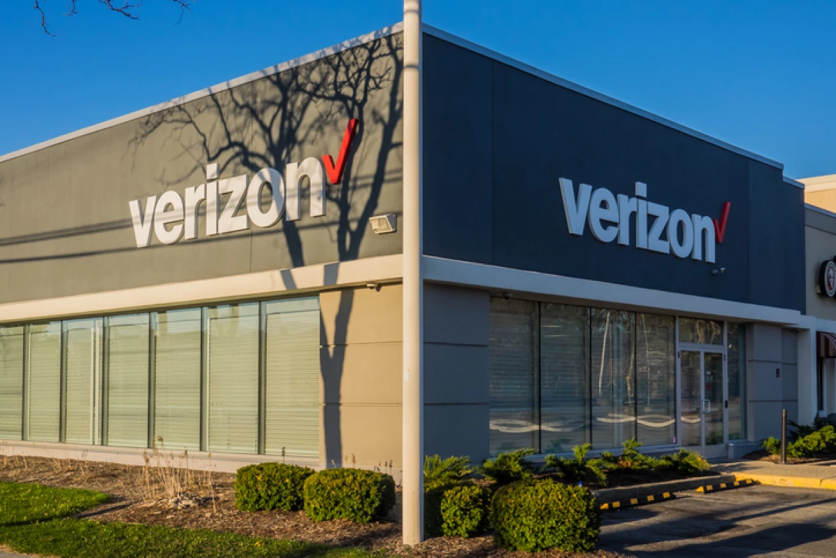 April 21, 2018 - New Jersey. Verizon store in Bergen County, New Jersey
