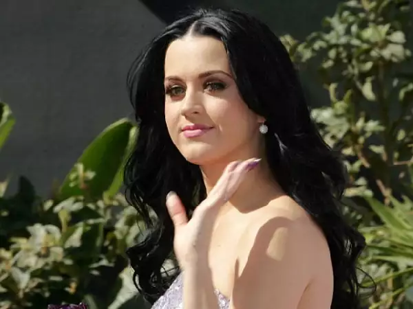 Katy tuvo que ver creativamente en el diseño de su fragancia.