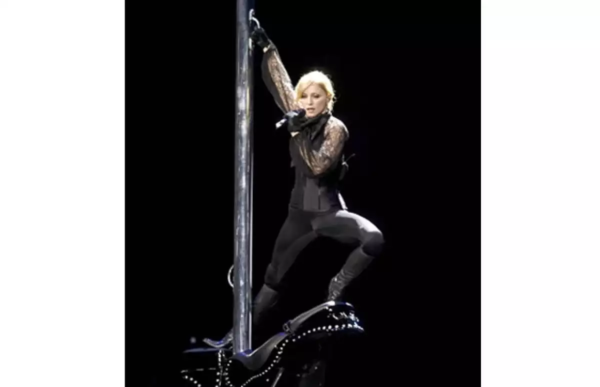 Una de las pasiones más grandes de la cantante es el baile y el yoga.