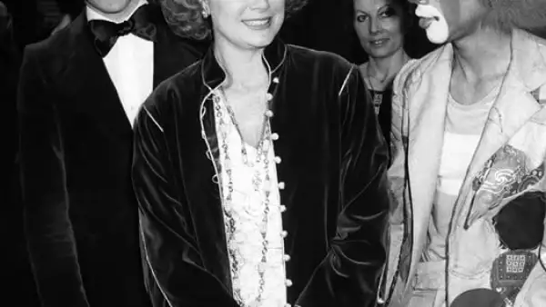 La mamá de Alberto, la princesa Grace, tuvo siempre una gran influencia en su vida y él la consideraba la mejor mujer del mundo, incluso algunos decían que estaba enamorado de ella. Aquí juntos en 1977, en Nueva York.