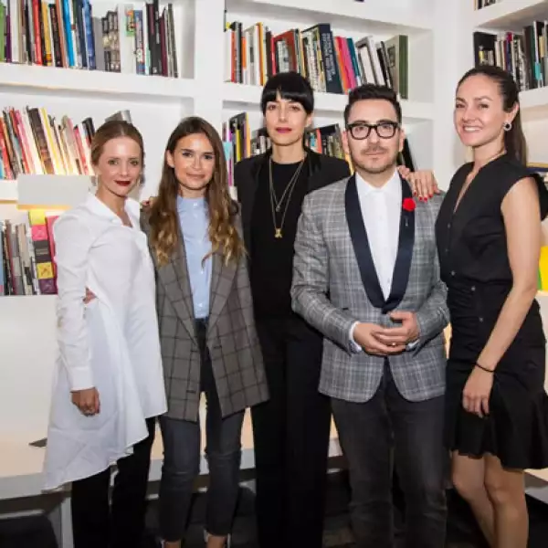 Florentina Romo, Miroslava Duma, Cecilia Suárez, Gabriel Ibarzabal y Brenda Díaz de la Vega.
