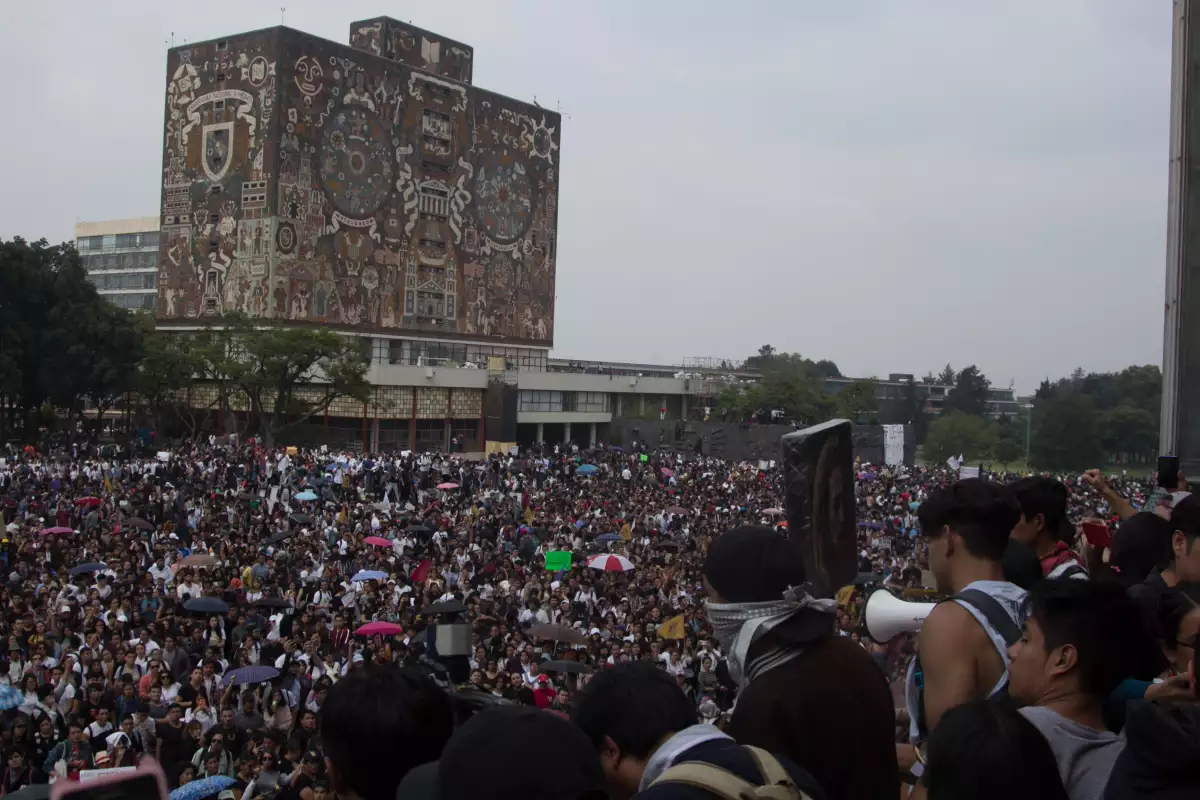 UNAM_Fuero_Porros-2.jpg
