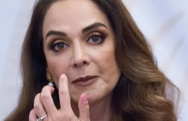 CIUDAD DE MÉXICO, 21MAYO2019.- Campaña de promoción turística, "Del Mar a la Montaña", de Colima, se presento hoy, la encabezaron, el gobernador de Colima José Ignacio Peralta, Miguel Torruco, las Reynas de Belleza, Andrea Toscano y Lupita Jones y la titular de Turismo, María Luisa del Carmen Iñiguez.
FOTO: VICTORIA VALTIERRA /CUARTOSCURO.COM