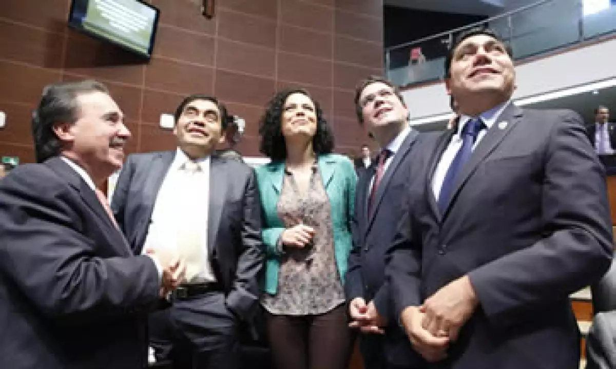 La discusión duró más de 62 horas en el Pleno del Senado. (Foto: Notimex)
