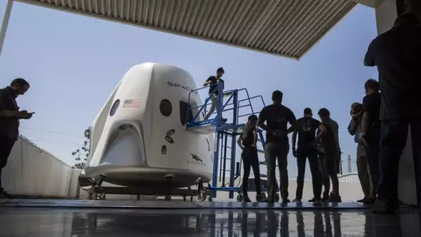 SpaceX NASA vuelo tripulado Elon Musk