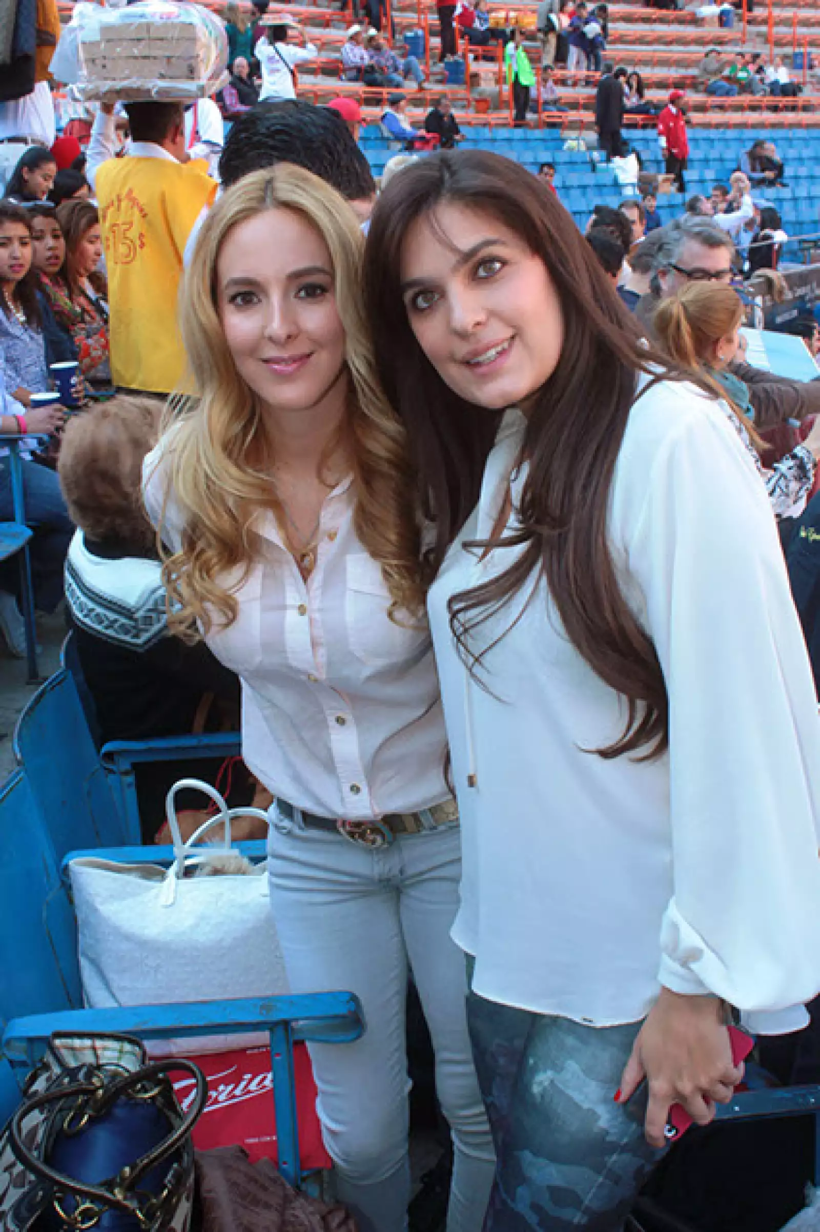 Fernanda de Santiago y Gilda Estrada
