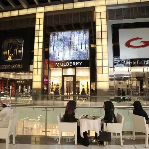¿Creen que esta área de comida del Dubai Mall se parece a lo que conocemos?