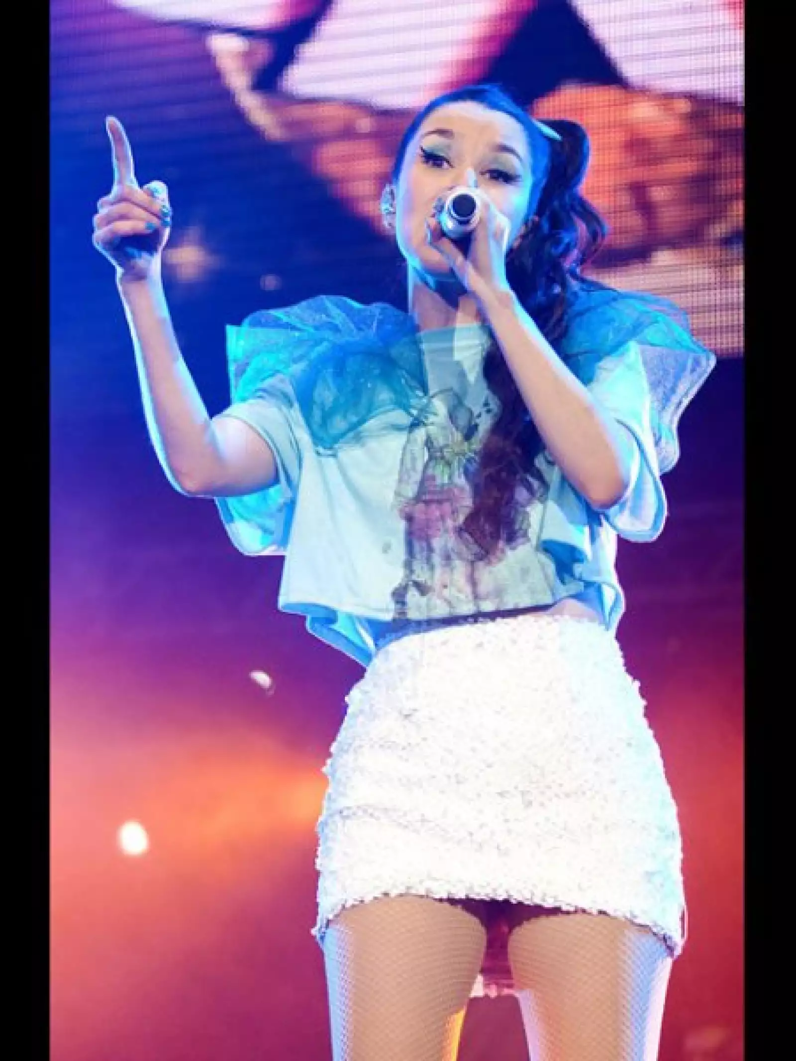 Denisse del grupo Belanova.