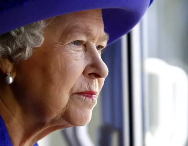 Isabel II celebra 60 años al frente de la Casa Real Windsor, que reina sobre Inglaterra y la Mancomunidad de las Naciones, desde hace mil años. Al festejo se le conoce como Jubileo de Diamante.