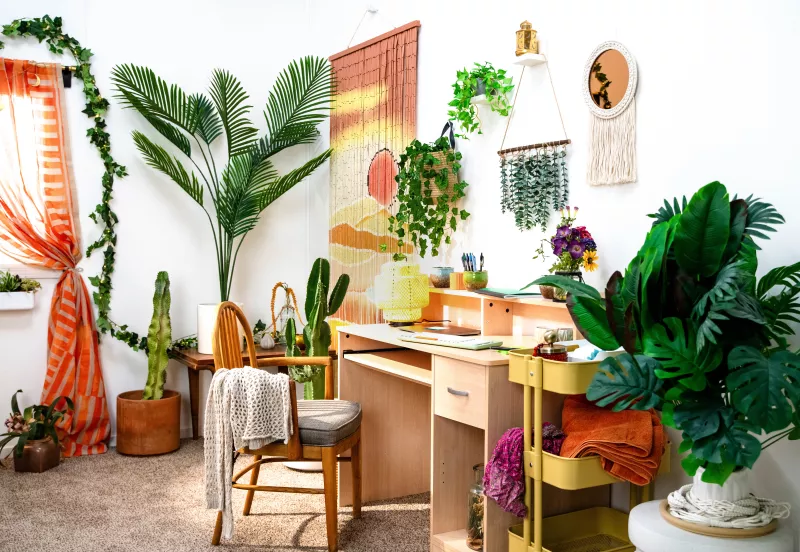 recámara decorada con plantas