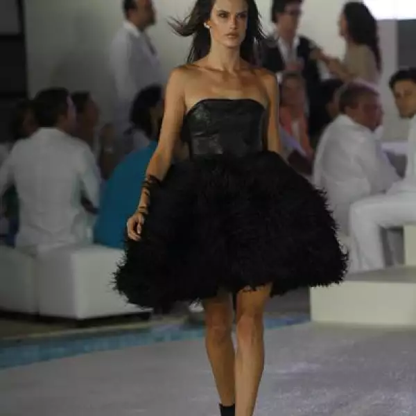 Pasarela Esteban Cortaza Nextel