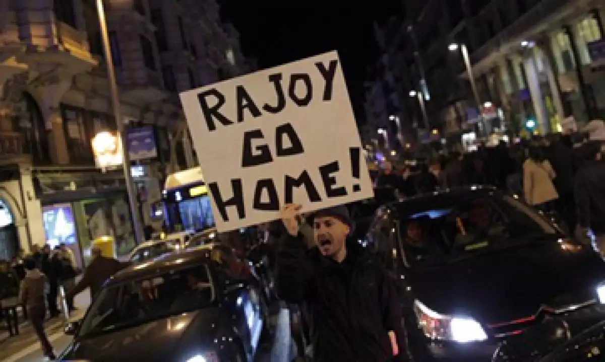 Los españoles han mostrado su descontento sobre el escándalo de supuesta corrupción en el país. (Foto: AP)