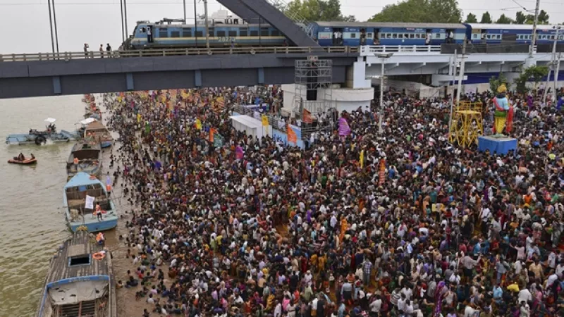 estampida India río