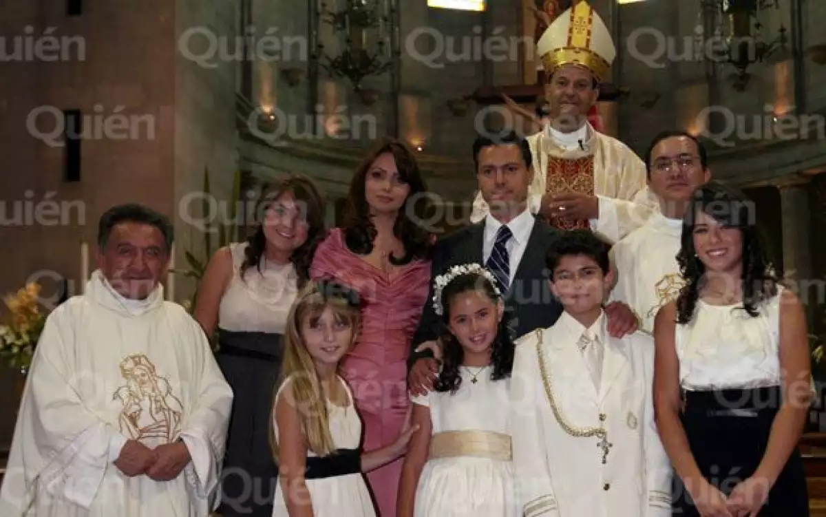 La familia apoyó a los pequeños en este gran día.