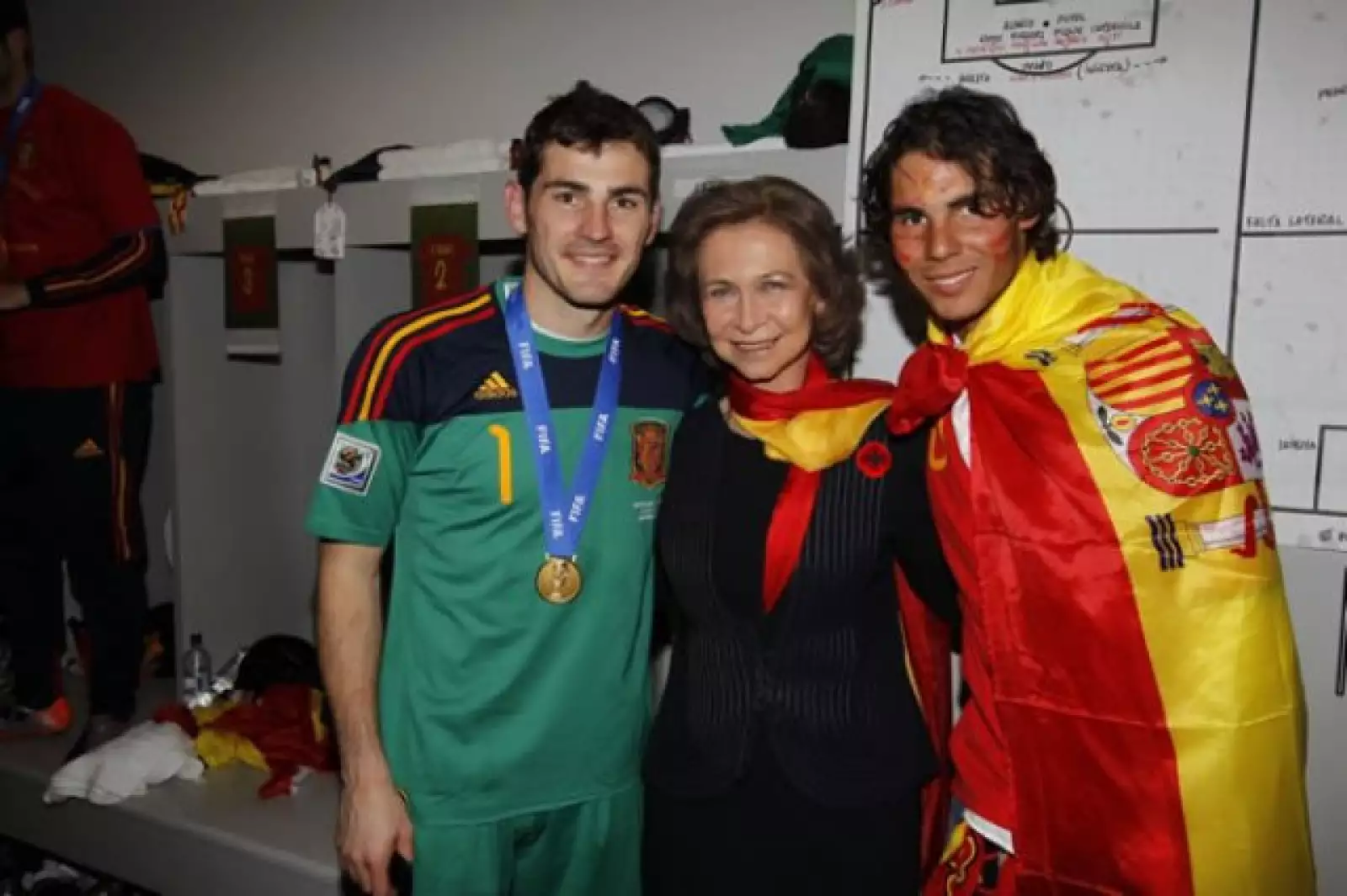 Una foto para recordar: la Reina Sofía, acompañada por Iker y Rafa Nadal.