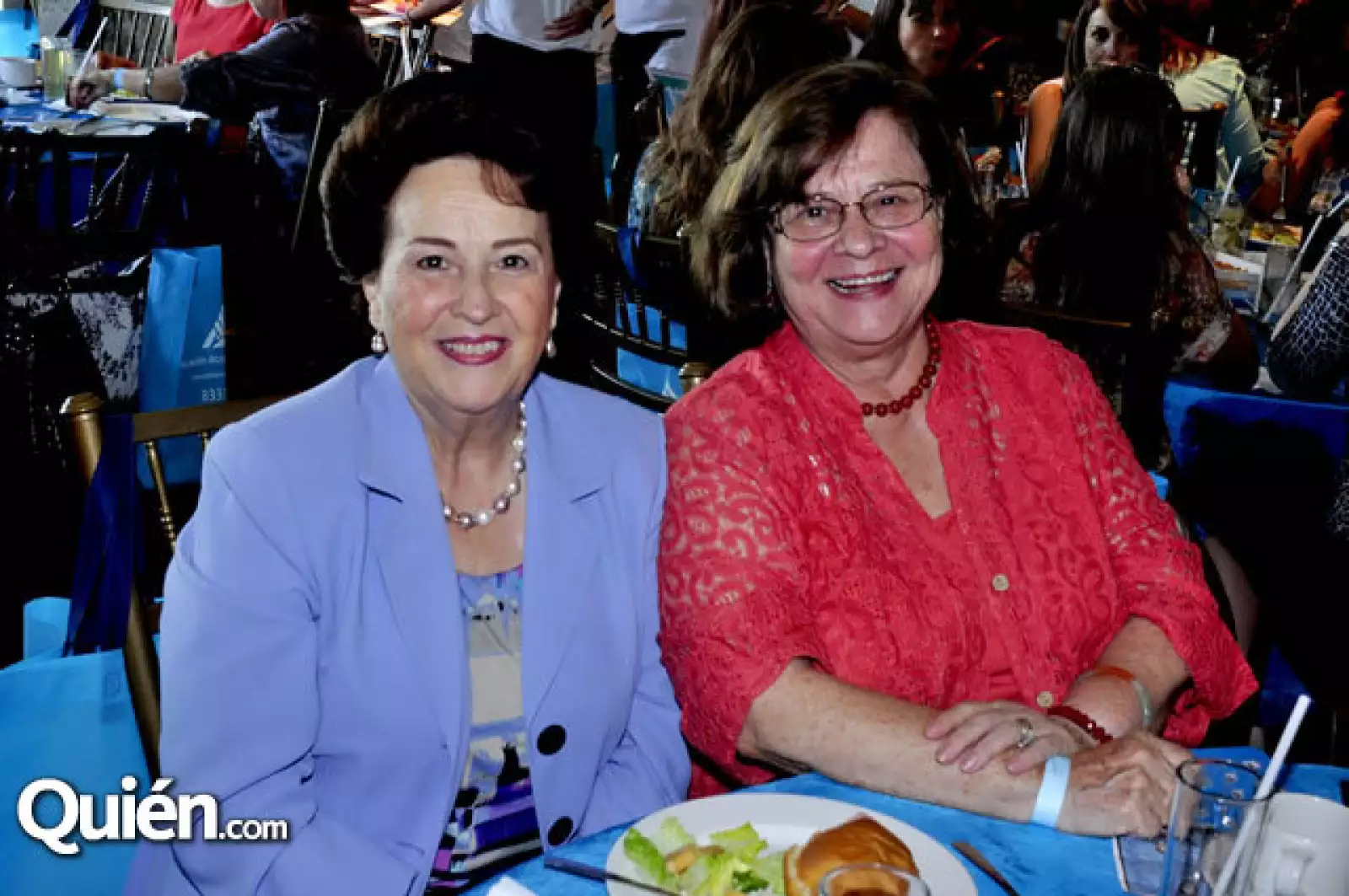 Erendira González de Amador y Gloria Lozano de Villarreal