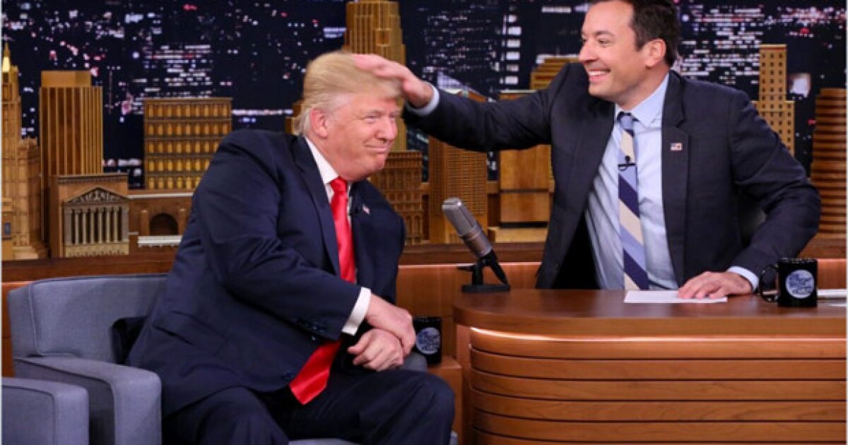 ¿Trump usa peluquín? Jimmy Fallon resuelve el misterio