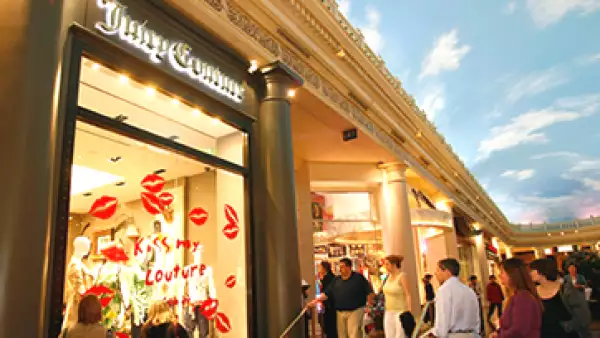 La marca de ropa Juicy Couture es famosa por sus pants terciopelo en diferentes colores, entre otros accesorios. (Foto: Getty Images)