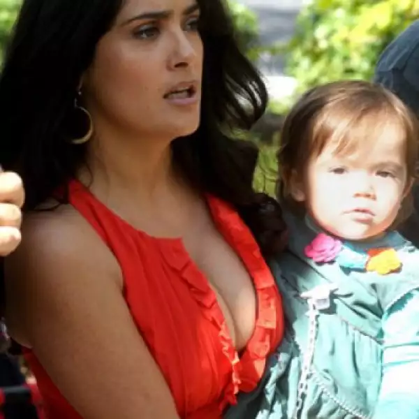 Salma Hayek aseguró que se siente muy contenta con su vida profesional y además por el momento no tiene planeado darle un hermanito a su hija Valentina Paloma.