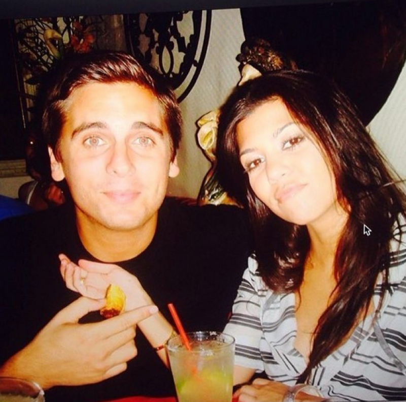 Kourtney compartió esta foto junto a Scott llamándolo baby daddy.