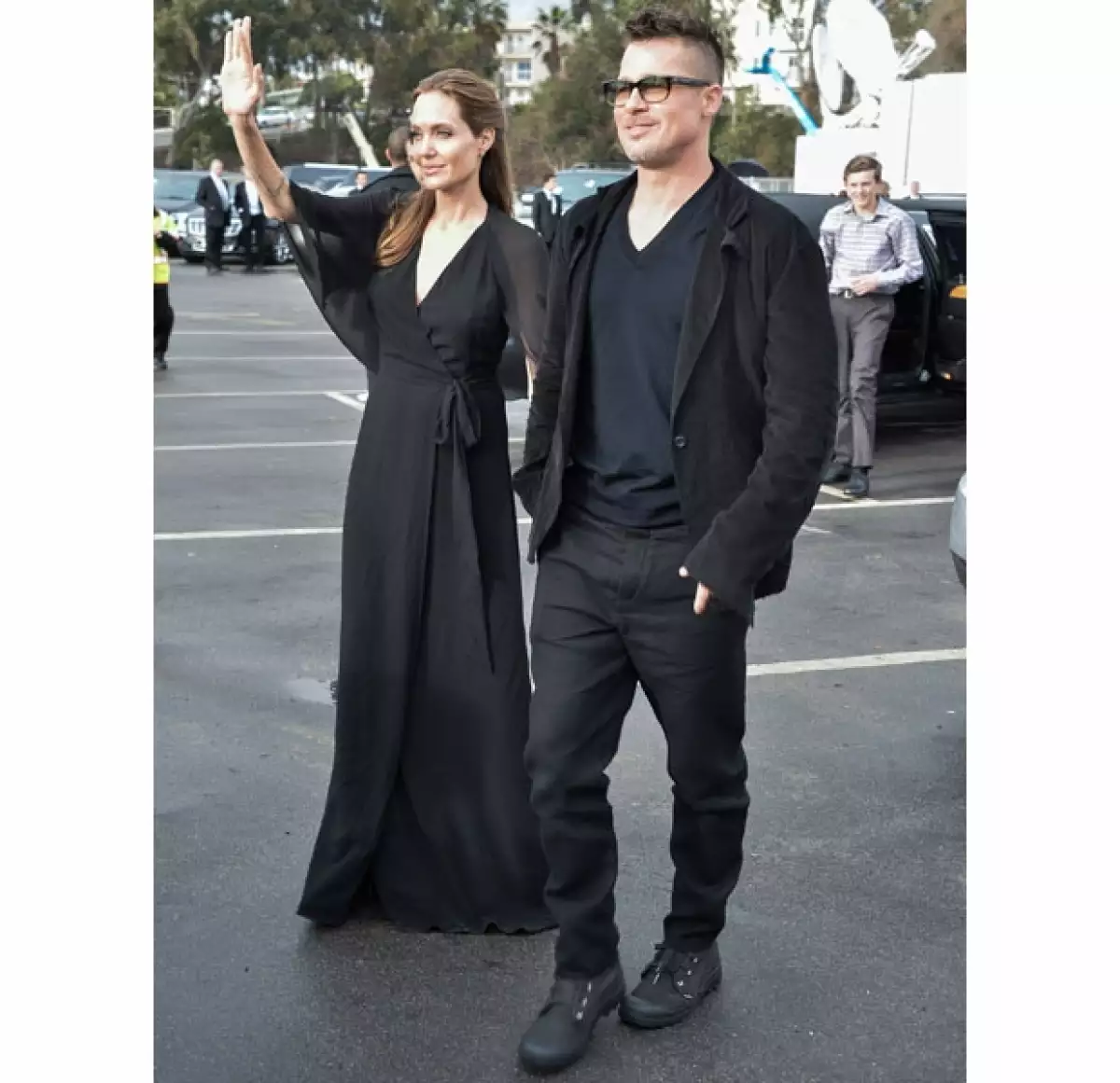 Aunque llegaron por la puerta de atrás, el glamour de "Brangelina" no pudo pasar desapercibido. Ambos con atuendos perfectos y mostrando al público la estable y feliz pareja que son.