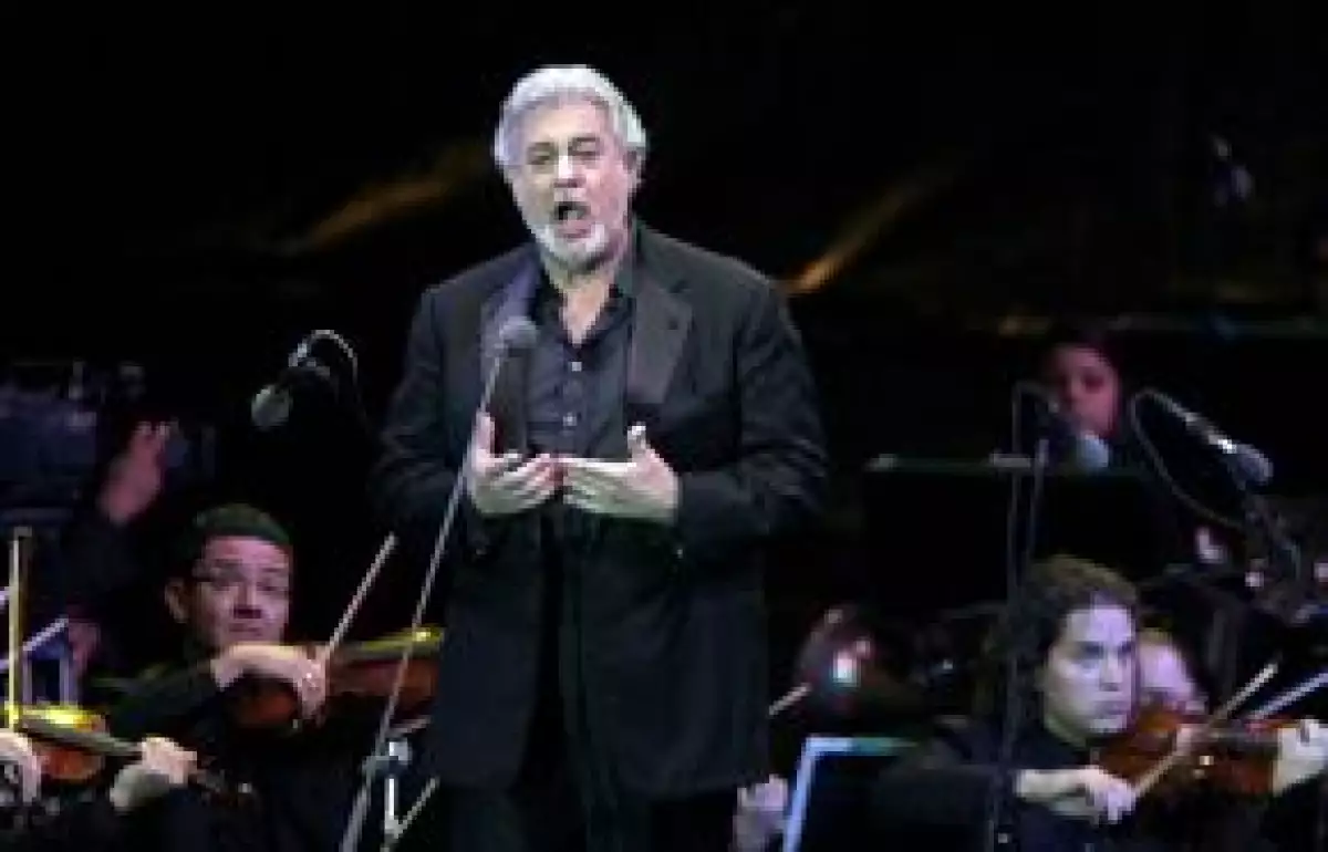 El tenor español reapareció al final del primer acto en una recreación de la última escena de Parsifal de Wagner, una representación de 1903 del templo del Santo Grial.