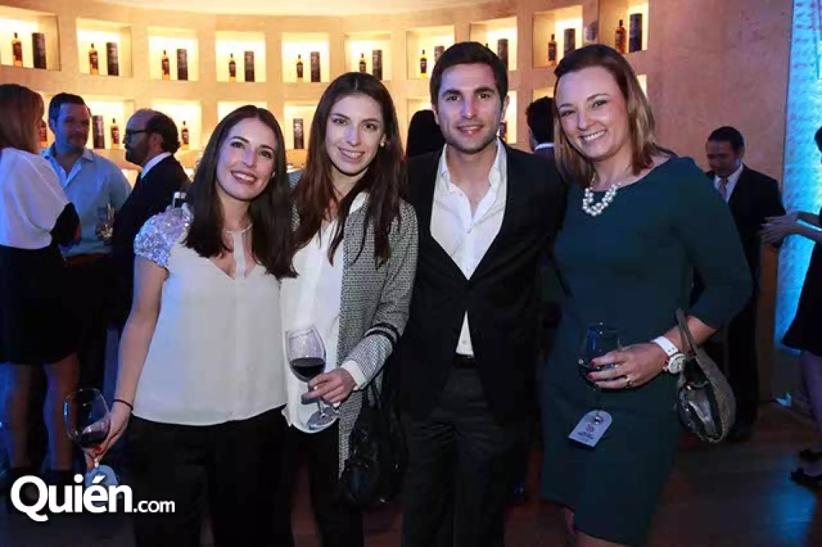 Regina Berrondo,Pamela Berrondo,Mario González y Cecilia Barroso