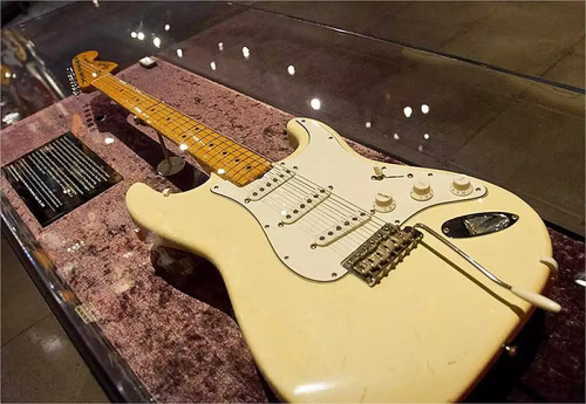 1968 Fender Stratocaster - 2 millones de dólares