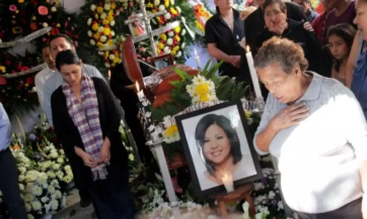 Decenas de personas asistieron al funeral de Mota Ocampo, quien apenas tenía unas horas en el cargo (Foto: Cuartoscuro)