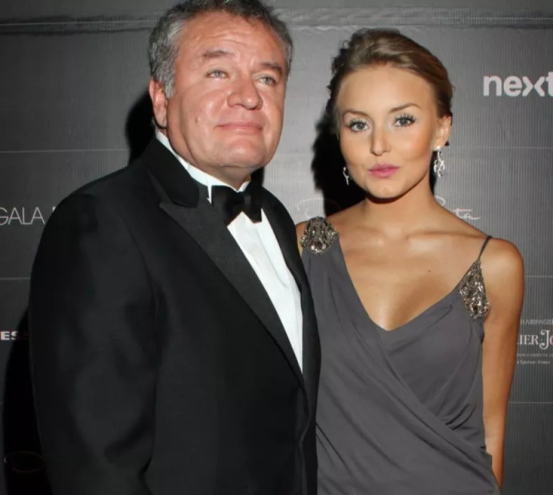 La protagonista "Lo que la vida me robó" dio un contundente "no" al ser cuestionada sobre si su novio ve las escenas de cama que tiene con Luis Roberto Guzmán.