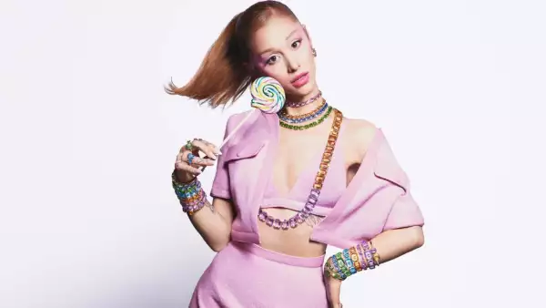 Campaña Ariana Grande x Swarovski.jpg