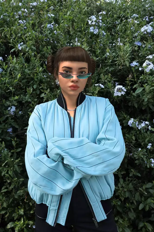 Miquela_Blue_Poppy