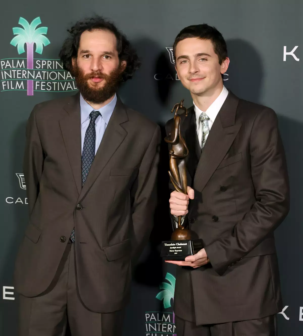 Josh-Safdie-y-Timothée-Chalamet