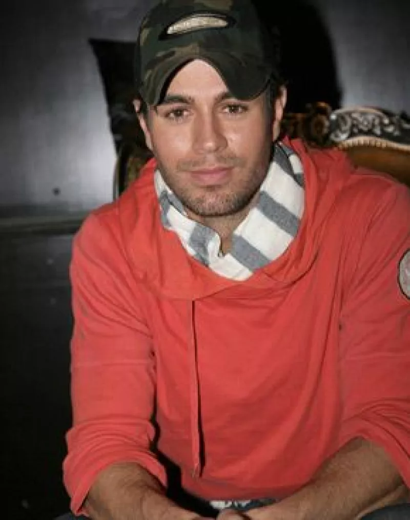 El cantante realizará una serie de presentaciones en ciudades como: Monterrey, Guadalajara, Puebla y el Distrito Federal.