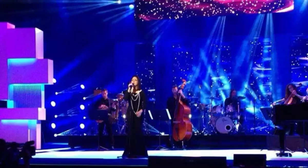 La artista invitada a los Premios fue Gloria Estefan.