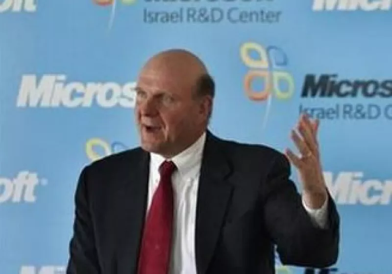 Steve Ballmer dijo que Microsoft congelará su presupuesto para investigación y desarrollo. (Foto: Reuters)