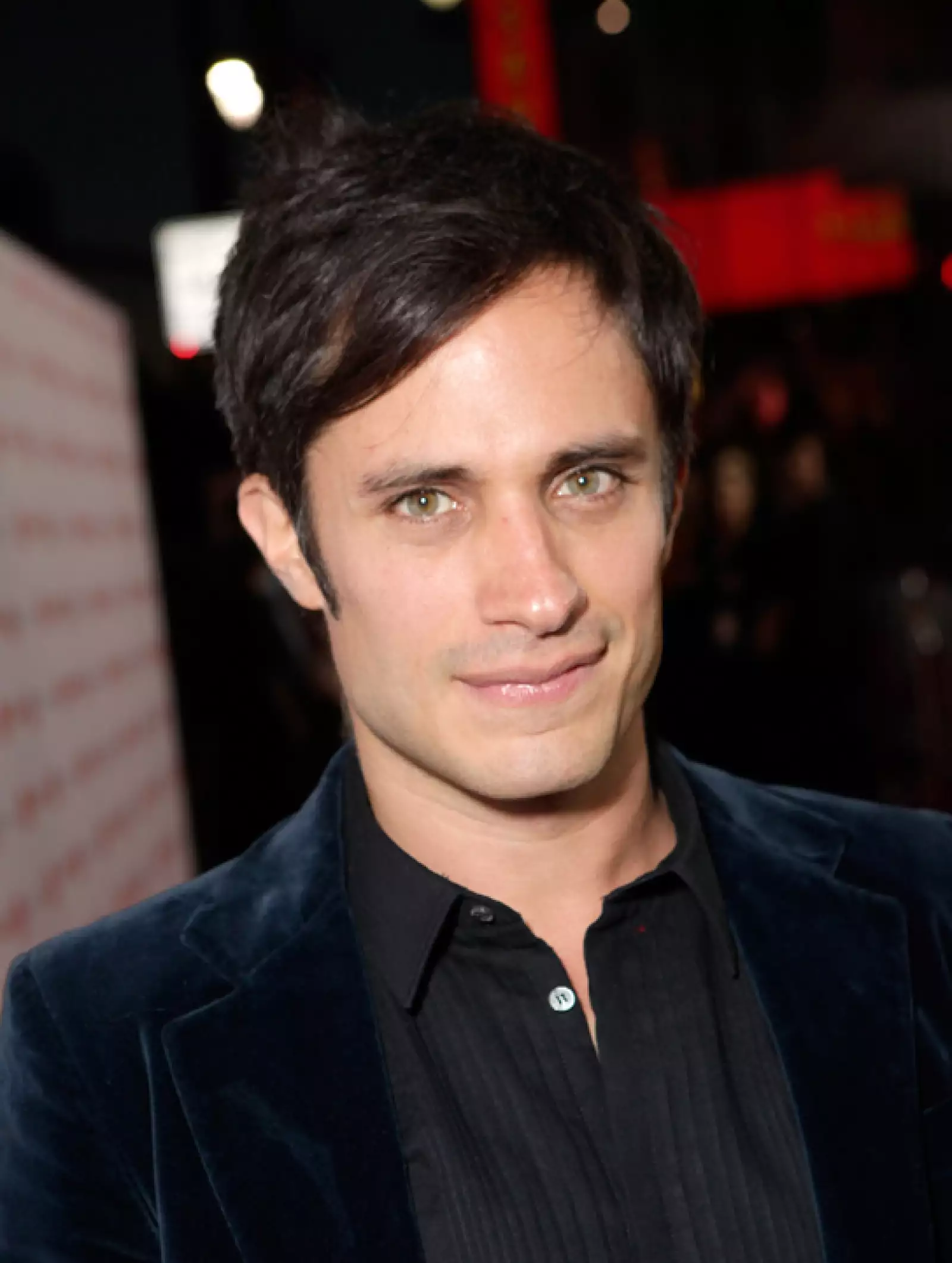 Gael García consideró que después de que vean la actuación de Ferrell se van a sorprender `y hasta sabemos que ya se lo quieren llevar para protagonizar varias telenovelas en México´, bromeó.