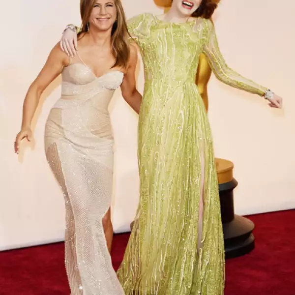 Ambas estuvieron entre las mejor vestidas de la noche y también las más entusiasmadas.