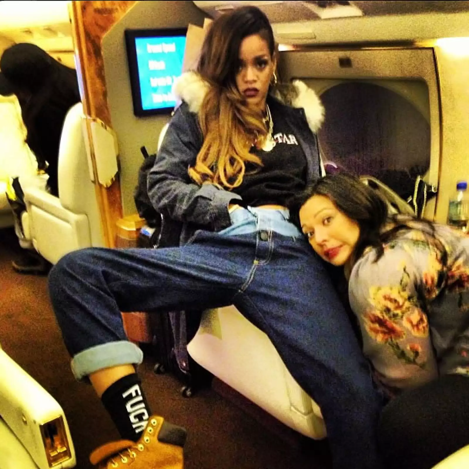 Riri subió esta imagen cuando iba rumbo a Londres.