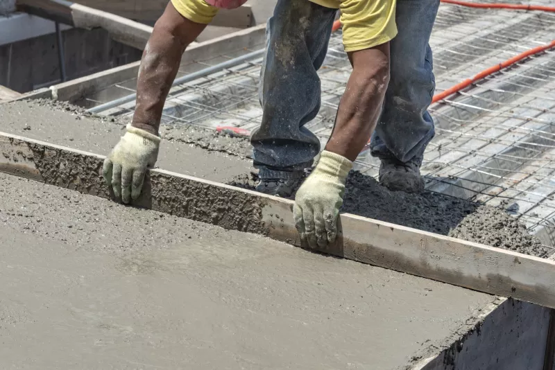 El sector de construcción crece en junio, pero persisten los desafíos laborales y salariales