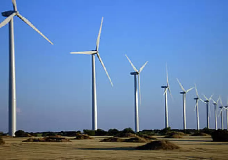 Cemex quiere generar energía, al menos, para el 25% de sus necesidades eléctricas en sus plantas de México.  (Foto: Especial)