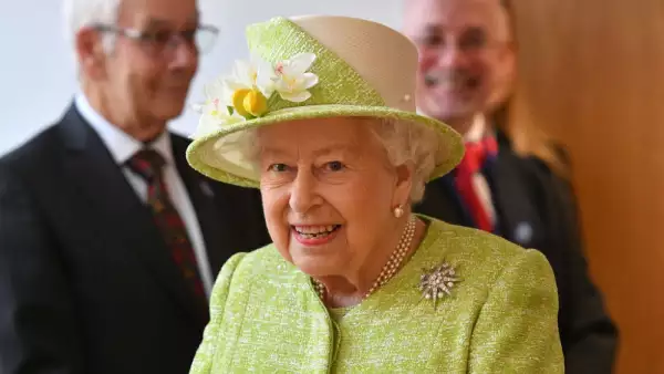Reina Isabel II