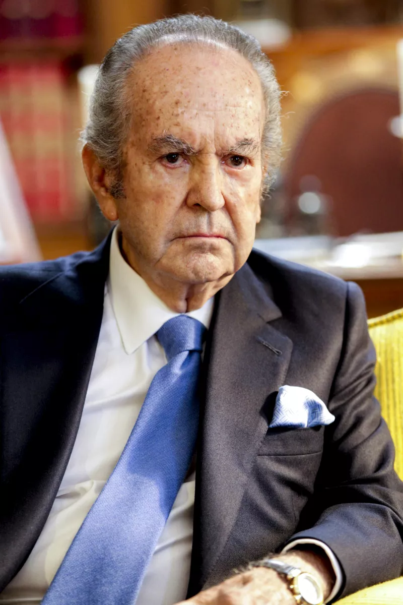 fue reconocido con la medalla Belisario Domínguez